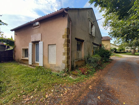 maison de village en pierres naturelles avec exterieur au ca