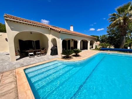 spacieuse villa avec piscine