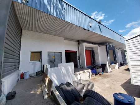 location d'entrepôt de 400 m² à montigny-le-bretonneux - 78180