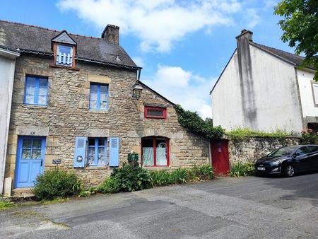 maison plus studio avec petit jardin  centre ville guémené