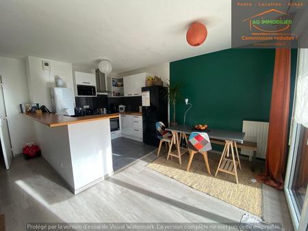 pace : appartement type 3 pièces 63m2 env + terrasse sud + garage fermé et cellier privati