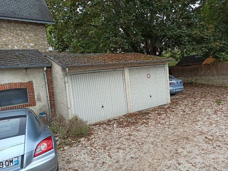 garage + place devant