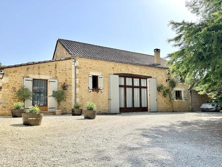 superbe grange aménagée avec deux gîtes  une piscine et 11 hectares  près de...