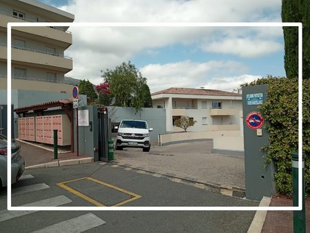 garage 12 5 m² en sous sol