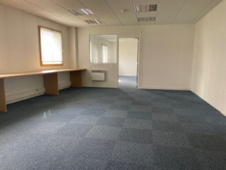 location de bureau de 542 m² à cormelles-le-royal - 14123