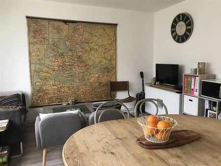 joli appartement situé au 2ème étage