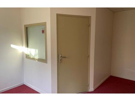 location bureau 93 m² mardeuil (51530)