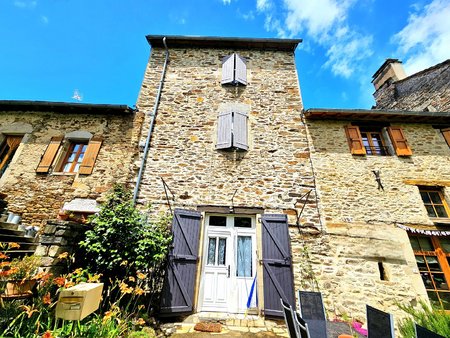 belle maison dans un village médiéval