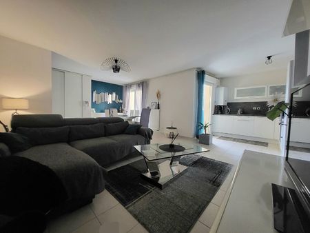 exclusivité  appartement t3 de 2012 avec garage