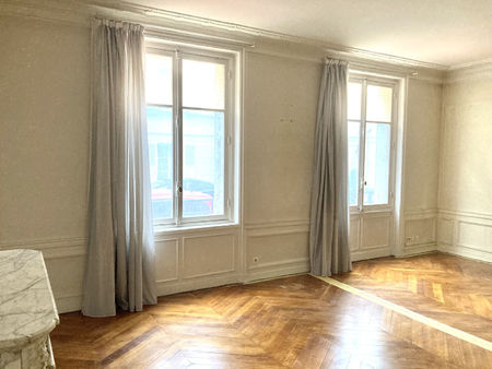paris 7e - appartement 3 pieces + chambre de service + caves - 94 m²