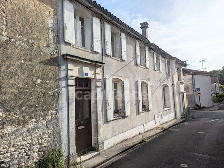 dpt 16 (charente)  à vendre maison 5 pièces et son garage