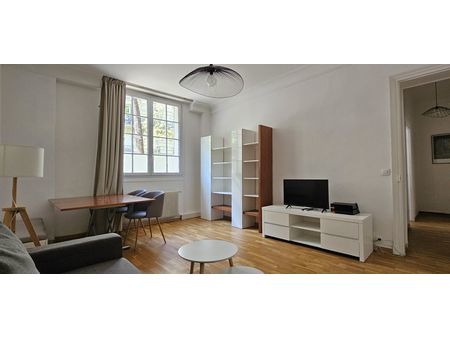 appartement 2 pieces meublé à louer juillet-aout/colocation possible