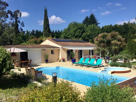 superbe villa de plain-pied de 110 m2 avec sa piscine dans le périgord vert