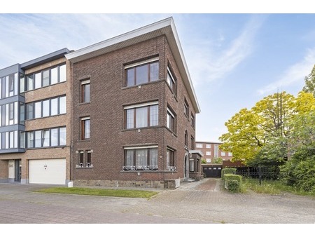 huis te koop in boom met 8 slaapkamers