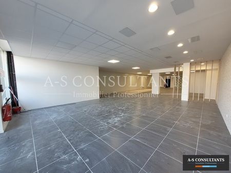 local commercial 275 m²