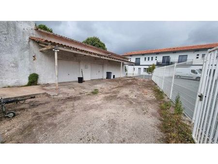 bâtiment de 110m2 pour local professionnel ou habitation