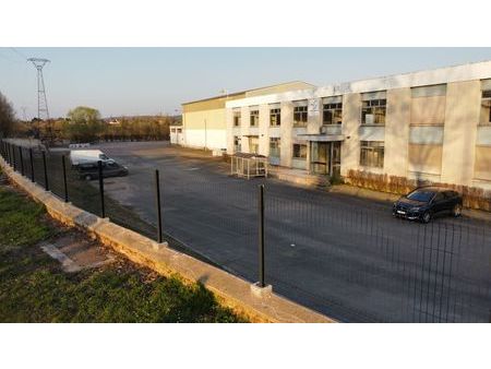 entrepôt de stockage 8400 m²