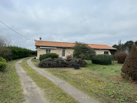 maison de plain pied  grand garage attenant  grand terrain