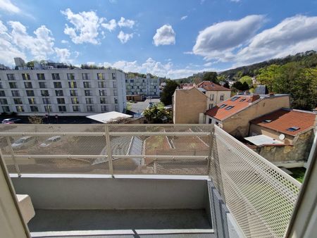 appartement t4 avec balcon et un garage