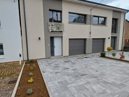 maison neuve avec jardin proche frontière