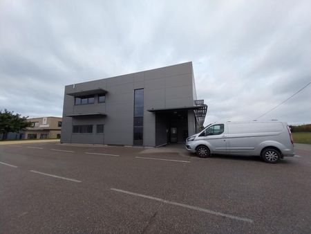 local industriel 140 m²