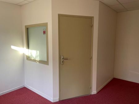 bureau 93 m²