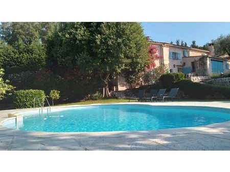magnifique villa provencale avec piscine et jardin a louer en longue duree