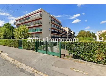 parking/box 14 m² livry-gargan