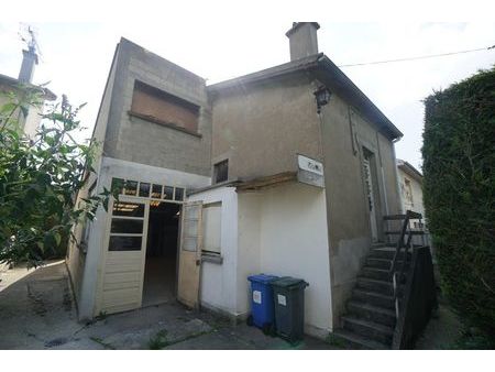 location entrepot 95m2 drancy 1950/mois