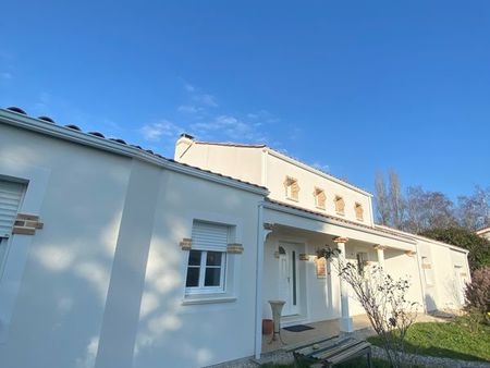 maison individuelle de 8 pièces soit 168m²