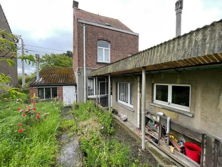 maison d’habitation avec garage et jardin sise à orcq