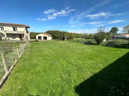 terrain à bâtir de 632 m² ensoleillé intra rocade sur royan