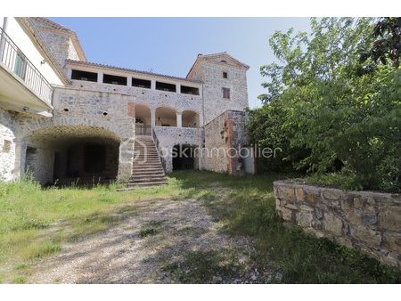 maison de 250 m² à saint-julien-les-rosiers