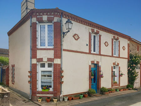 vente maison 8 pièces  91.92m²  mauges