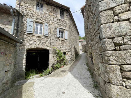 une maison de village de 108 27 m2 entièrement à rénover ave