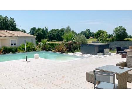 jauldes (16560) : pavillon contemporain avec piscine 160m2