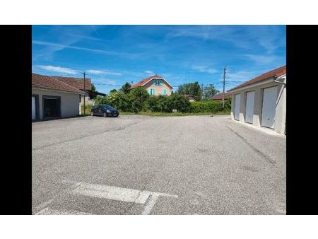 loue grands garages camping car où garde-meubles sur morestel