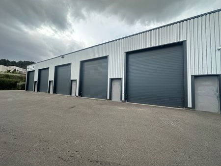 hangar stockage depot entrepot local
