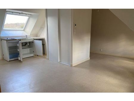 location appartement  m² t-0 à guingamp  290 €