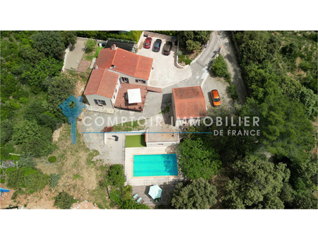 var (83) - à vendre - flayosc - 2 villas avec piscine
