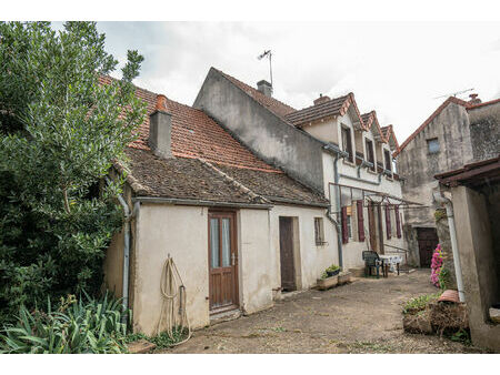 tènement immobilier à rénover sur 826 m²  au coeur du vignoble de givry