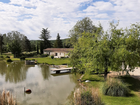 propriété 8 has  avec dépendances et lac