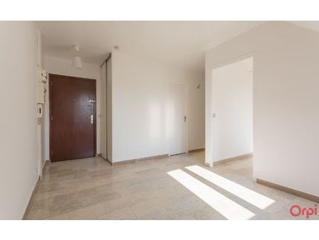 location appartement  30.96 m² t-2 à sainte-geneviève-des-bois  650 €