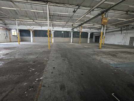 location d'entrepôt de 8 000 m² à aubevoye - 27940