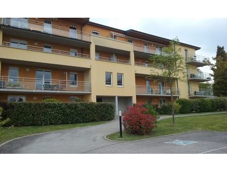 appartement 68m² 2chambres balcon résidence 530 + 80 charges copropriété