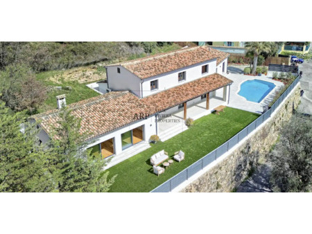 villa avec piscine et terrasse tourrettes-sur-loup (06)