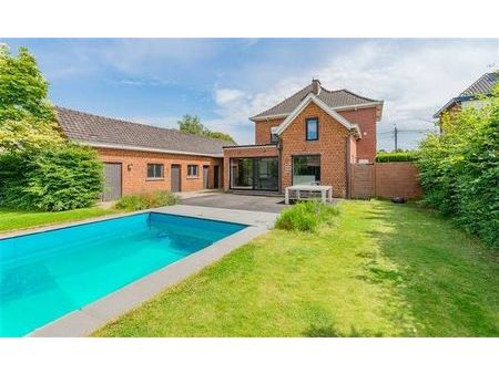 maison rénovée avec piscine !