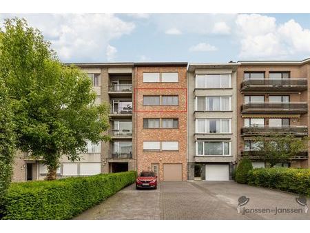 appartement te koop in merksem met 2 slaapkamers