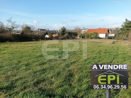 vente terrain 747 m²