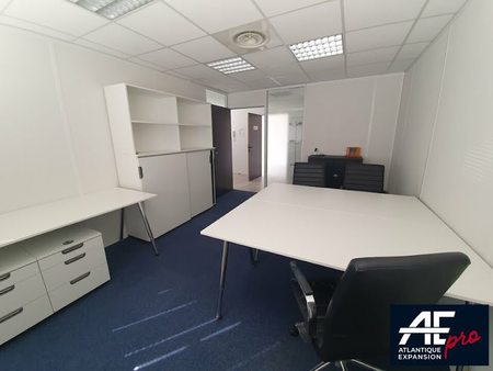 location locaux professionnels 45 m²